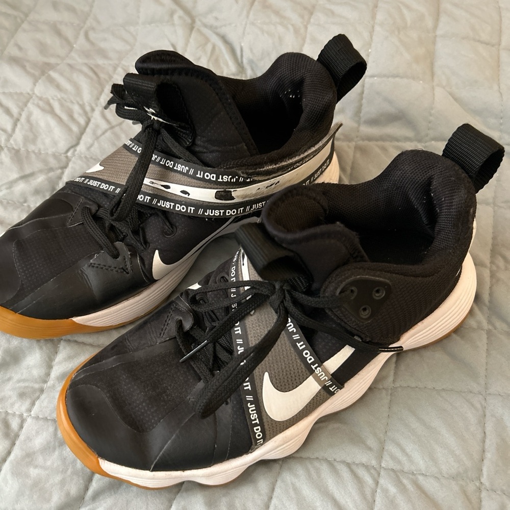 Nike Kids Black and White Sneakers with Gum Sole